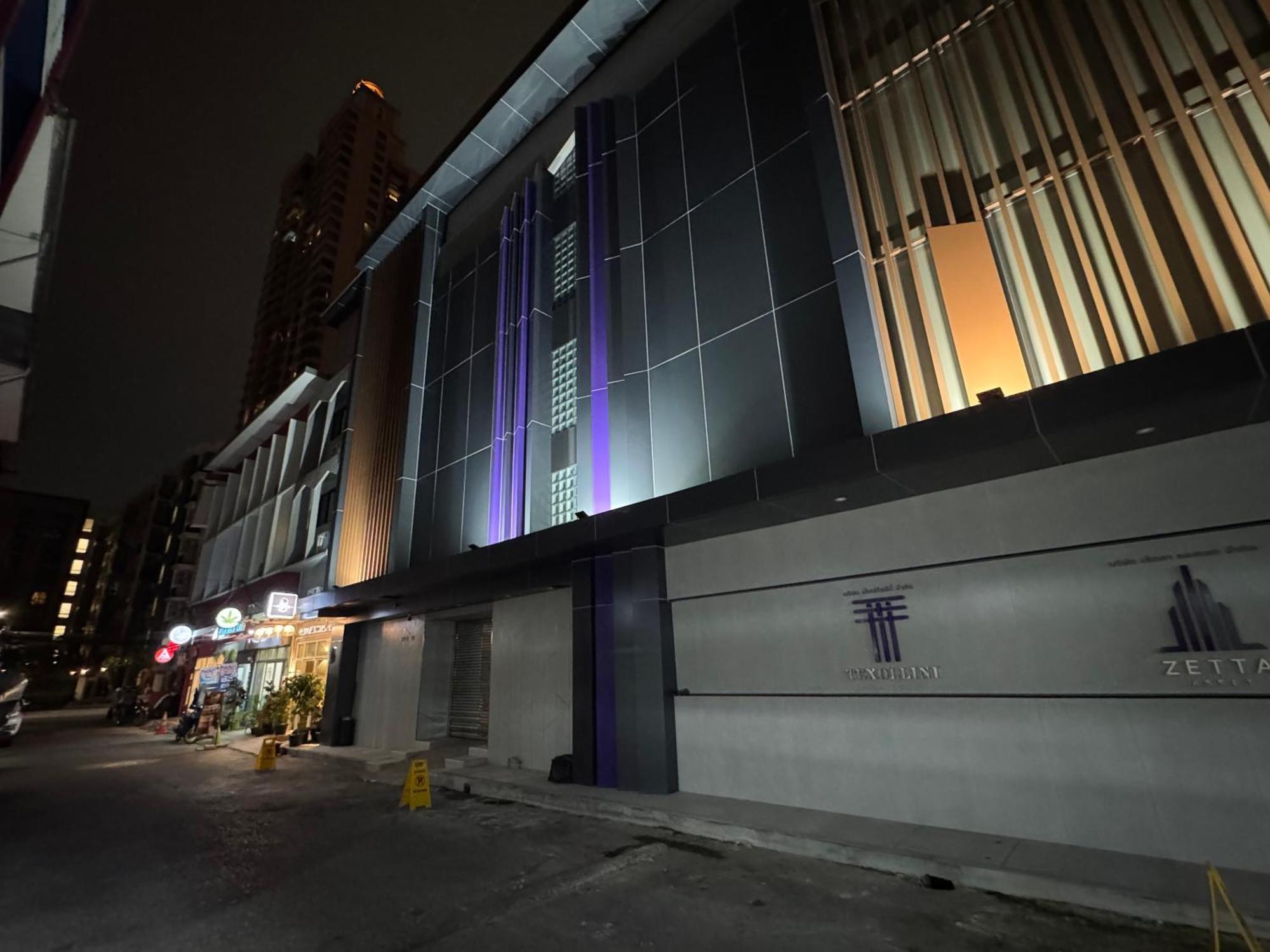 Twenty Two Place Hostel - Sukhumvit 22 Bangkok Exterior foto